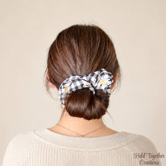 Daisy Check Scrunchie